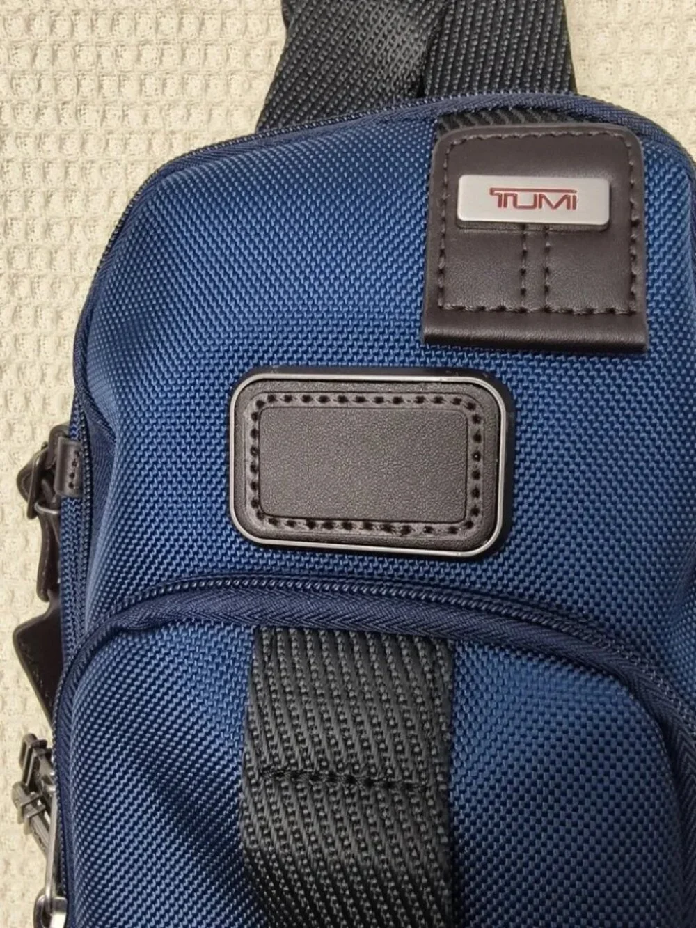 🥁 Tumi Alpha Bravo Compact Shoulder Bag|Chest Pack